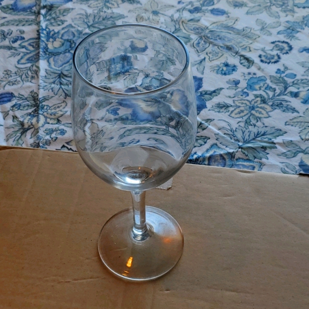 Wine glasses x8